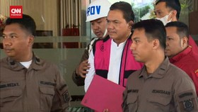 VIDEO: Anggota BPK Achsanul Qosasi Ditahan Kasus Korupsi BTS Kominfo