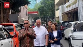 VIDEO: Alex Tirta Penuhi Panggilan Polisi