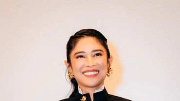 Dian Sastro Pamer Dapur Rumah Mewah, Tumpukan Piring Kotor-Barang Bekas Disorot