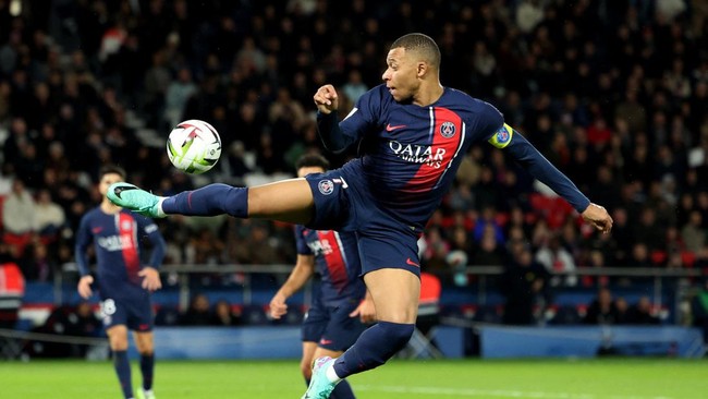 Kylian Mbappe disebut ragu atas tawaran yang diberikan Real Madrid, sehingga belum bisa mengambil keputusan resmi.
