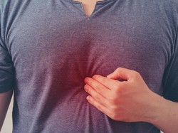 Sama-sama Picu Nyeri Ulu Hati, Ini Beda Gejala Serangan Jantung Vs GERD
