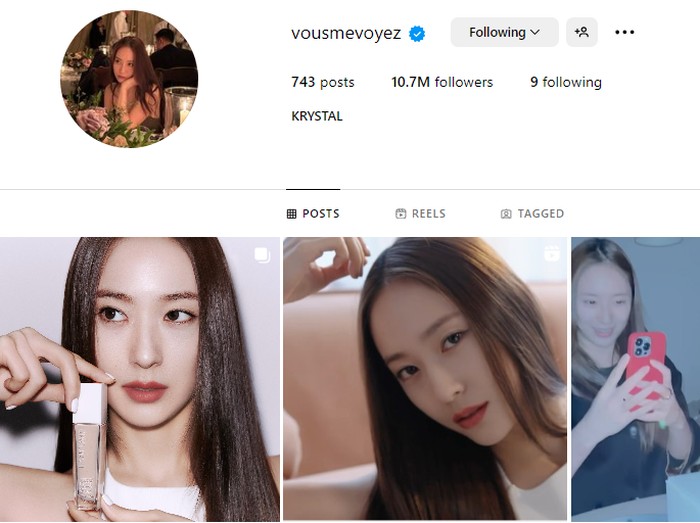 Aktris sekaligus mantan member f(x) ini memilih username vousmevoyez sebagai nama pilihannya. Nama aesthetic ini sendiri ternyata diambil dari bahasa Prancis yang berarti 