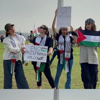 Potret Pesohor Ikut Aksi Bela Palestina Di Monas, Dinda Hauw Hingga ...