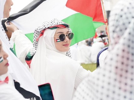 Potret Pesohor Ikut Aksi Bela Palestina di Monas, Dinda Hauw hingga Syifa Hadju