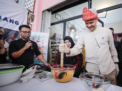 Coba Buat Kue Maksuba Khas Palembang, Ganjar: Ternyata Butuh Kesabaran