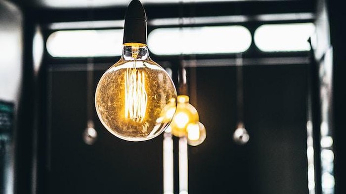 5 Kebiasaan yang Bikin Tagihan Listrik Membengkak, Ada yang Sering Kamu Lakukan?