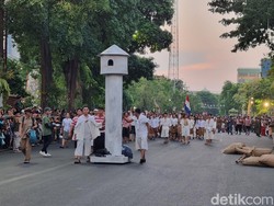 10 Puisi Hari Pahlawan, Menginspirasi Generasi Muda