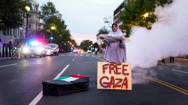 FOTO: Ribuan Massa Pro Palestina Banjiri Jalanan Ibu Kota AS