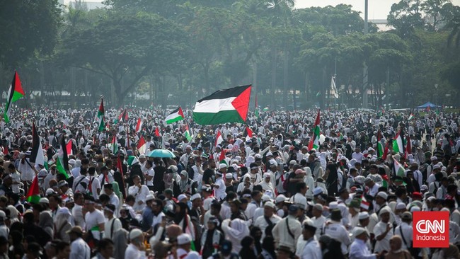 Sebanyak enam pernyataan sikap disuarakan dalam Aksi Akbar Aliansi Rakyat Indonesia Bela Palestina yang digelar di Monas, Jakarta Pusat, Minggu (5/11).