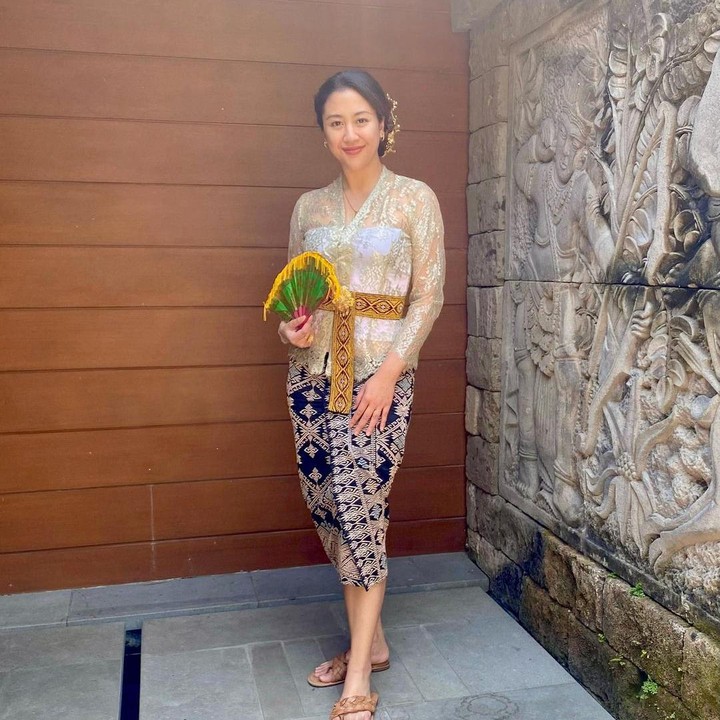 <p>Aktris cantik Sherina Munaf belum lama ini membagikan momen saat 'me time' di Ubud, Bali. Sherina menikmati waktu sendiri usai dua bulan menjalani promosi film Petualangan Sherina 2, Bunda. (Foto: Instagram @sherinamunaf)</p>