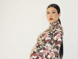 Foto Perdana Putra Travis Barker dan Kourtney Kardashian
