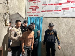 Pemuda Mabuk Aniaya Ayah gegara Tak Diberi Uang Beli Motor, Pelaku Ditangkap
