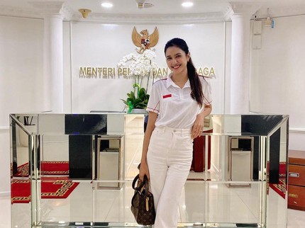 Terpopuler: Potret Mikha Tambayong Lulusan S2 Harvard