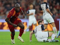 Skuad Roma Menipis, Mourinho Bisa Pasang Lukaku Jadi Bek!