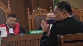 Eks Kabasarnas Henri Alfiandi Didakwa Terima Suap Rp8,6 Miliar