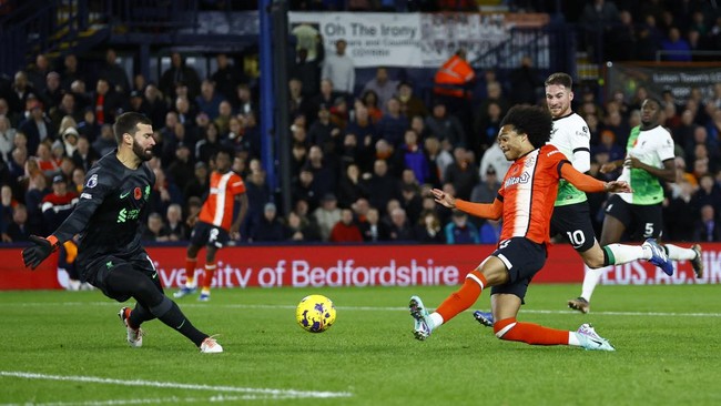 Liverpool ditahan Luton Town 1-1 pada pekan ke-11 Liga Inggris di Stadion Kenilworth Road, Minggu (5/11).