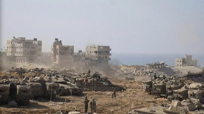 Israel meningkatkan serangannya dan menggempur Jalur Gaza Palestina habis-habisan menjelang penerapan gencatan senjata selama 4 hari yang dimulai Jumat (24/11).