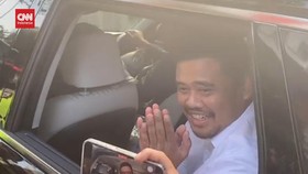 VIDEO: Momen Bobby Nasution Tiba di Markas PDIP