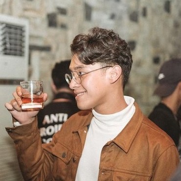 Lirik Lagu I Just Couldn't Save You Tonight - Ardhito Pramono