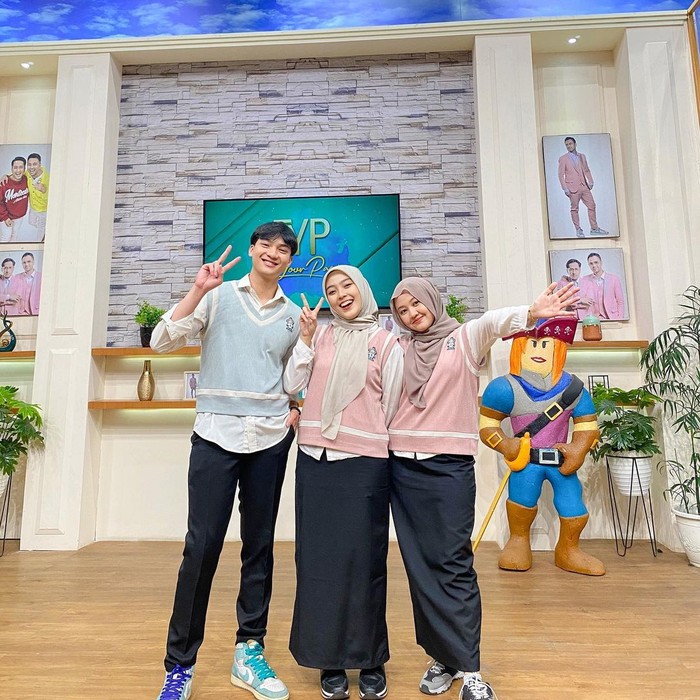 Host Kinderflix