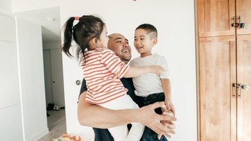 PERAN AYAH DALAM PENGASUHAN ANAK