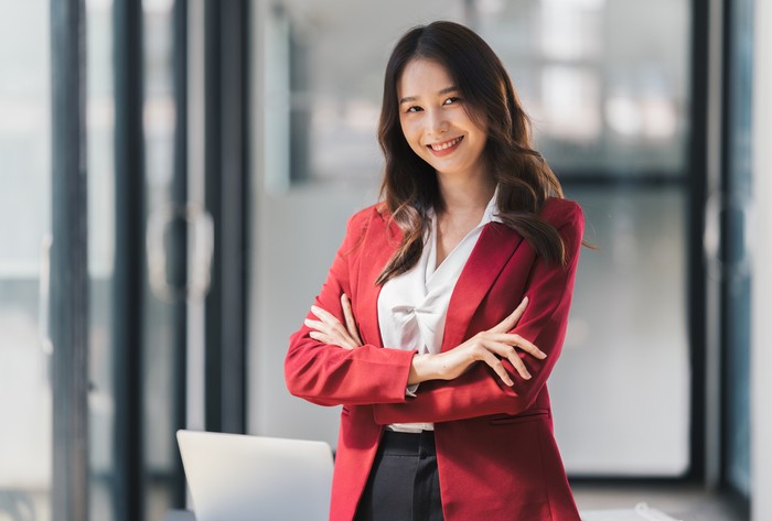 Ilustrasi perempuan percaya diri