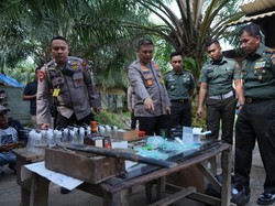 Kapolda-Pangdam Bawa Pasukan Gerebek Barak Judi dan Narkoba di Deli Serdang