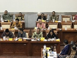 Sambut KSAD Calon Panglima TNI di Komisi I, Pimpinan DPR Ucapkan Selamat