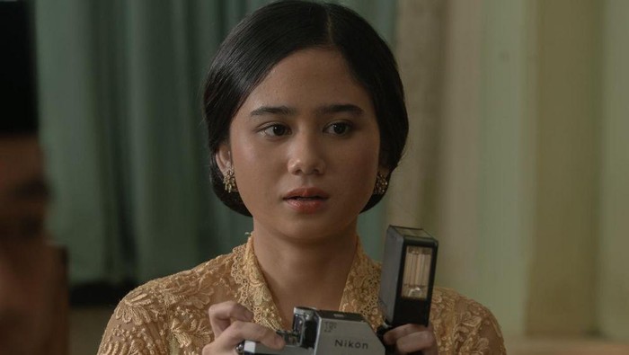 Model Kebaya Pemain Gadis Kretek, Dian Sastrowardoyo Hingga Sheila Dara