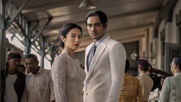 DIANGKAT DARI NOVEL KARYA RATIH KUMALA YANG TERINSPIRASI KISAH KELUARGANYA