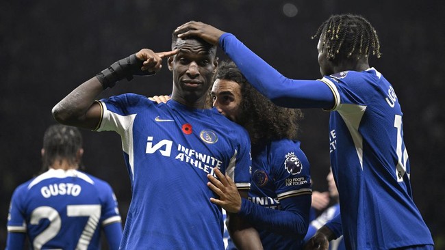 Chelsea dan Liverpool bakal sama-sama pincang dalam final Carabao Cup di Stadion Wembley, Minggu (25/2) malam.