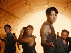 Lirik Lagu Standing Next to You, Single Baru Jung Kook yang Trending