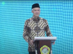 Momen Ganjar Bercanda Tak Akan Kasih Sepeda di Rakernas LDII