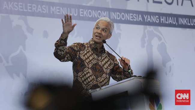 Bakal calon presiden Ganjar Pranowo menganggap keterlibatan masyarakat secara langsung dalam mengevaluasi kinerja menteri patut