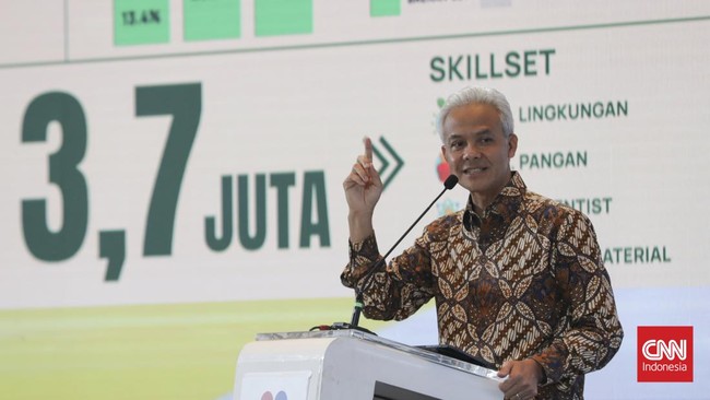 Bakal calon presiden yang merupakan mantan gubernur Jawa Tengah Ganjar Pranowo menyebut dirinya kerap diejek karena upah buruh di Jateng terendah.