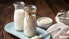 5 Minuman Sebelum Tidur yang Bantu Turunkan Berat Badan