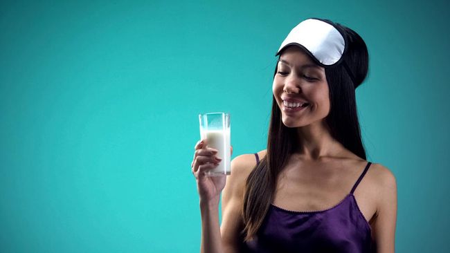 Beberapa minuman sebelum tidur ini diketahui membantu turunkan berat badan. Anda hanya perlu meminumnya tak lama sebelum tidur.