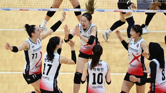 Middle Blocker Red Sparks ungkap satu hal yang dilakukan pelatih sebelum Megawati Hangestri Pertiwi Cs mengalahkan AI Peppers di Liga Voli Korea, Jumat (8/12).