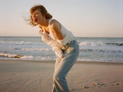 Lirik Lagu Now That We Don't Talk (Taylor's Version) - Taylor Swift