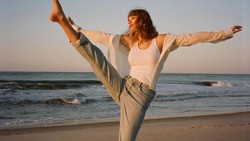 Lirik Lagu Suburban Legends (Taylor's Version) - Taylor Swift