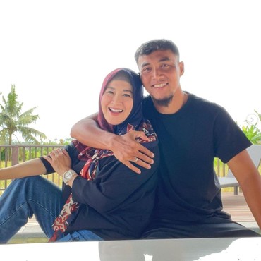 Sebelum Keciduk Selingkuh, Gunawan Sempat Talak Cerai Okie Agustina