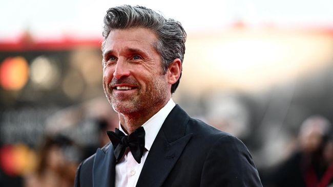 Patrick Dempsey dinobatkan menjadi Pria Terseksi 2023 atau Sexiest Man Alive 2023 versi majalah People. 