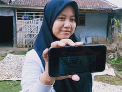 Kisah Anak Tukang Jahit Peroleh KIP-K, Satu-satunya yang Kuliah di Keluarga Besar
