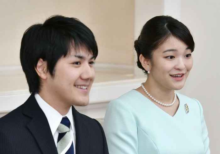 3 Anggota Keluarga Kerajaan Gelar Royal Wedding Sederhana