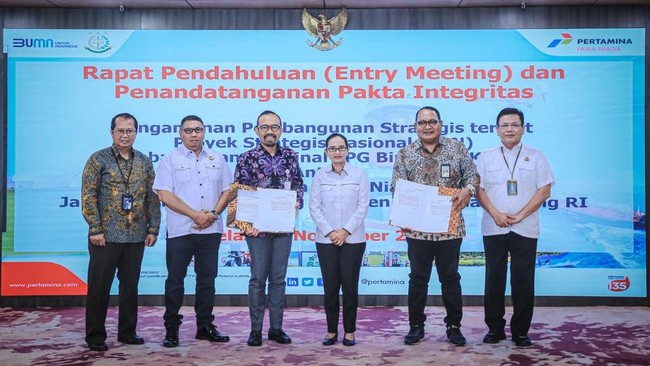 Pertamina Patra Niaga dan Kejaksaan Agung meneken Pakta Integritas untuk memastikan kelancaran Proyek Strategis Nasional (PSN) di NTB dan NTT.