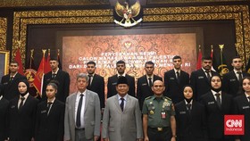Menhan Prabowo Terima 22 Calon Mahasiswa Unhan dari Palestina