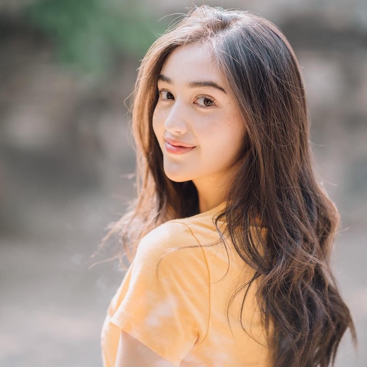 <p>Pesonanya yang cantik dan menawan ini banyak memikat hati netizen yang menjadikannya sebagai idola. Usut punya usut, ternyata parasnya yang menawan itu adalah campuran dari dua negara. (Foto: Instagram@rantymaria)</p>