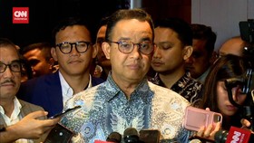 VIDEO: Anies Senyum Ditanya Soal Anwar Usman Didesak Mundur Dari MK
