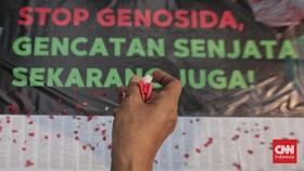FOTO: Perjuangan Massa Aksi Bela Palestina di Depan Kedubes AS