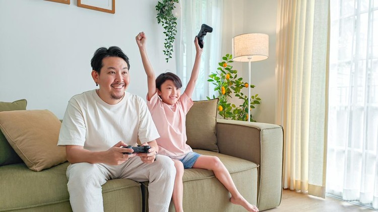 Ilustrasi Ayah Bermain dengan Anak